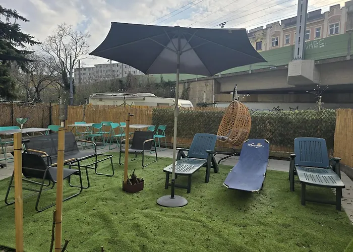 Lovely Shared 6Br With Garden Near Danube & Millenium City