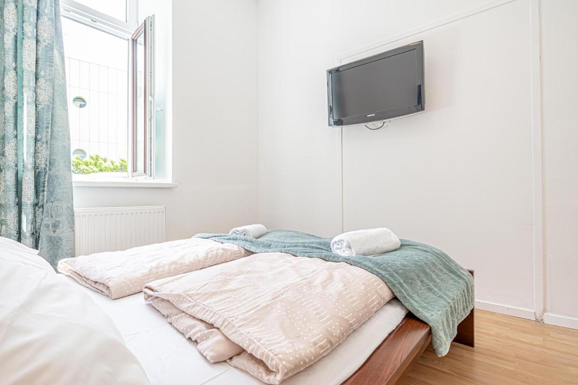 Apartment Lovely Shared 6br With Garden Near Danube & Millenium