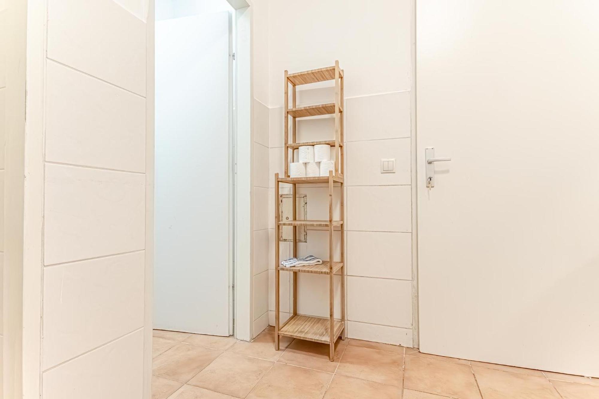 Lovely Shared 6br With Garden Near Danube & Millenium Apartment Wien